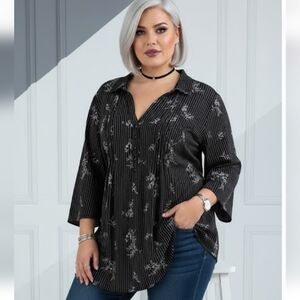 Black Striped & Floral Tunic Blouse,3/4 Sleeves,Chic & Flowy V-Neck,Plus Size 3X